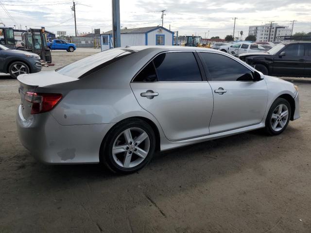 4T1BF1FK0CU067583 - 2012 TOYOTA CAMRY BASE Silber Foto 3