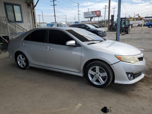 4T1BF1FK0CU067583 - 2012 TOYOTA CAMRY BASE Silber Foto 4
