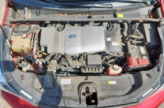 JTDKARFU7J3059549 - 2018 TOYOTA PRIUS წითელი ფოტო 11