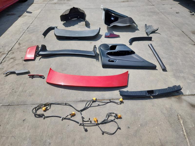 JTDKARFU7J3059549 - 2018 TOYOTA PRIUS წითელი ფოტო 12