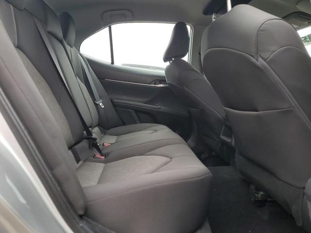 4T1C11BK4NU065993 - 2022 TOYOTA CAMRY LE SILVER photo 10