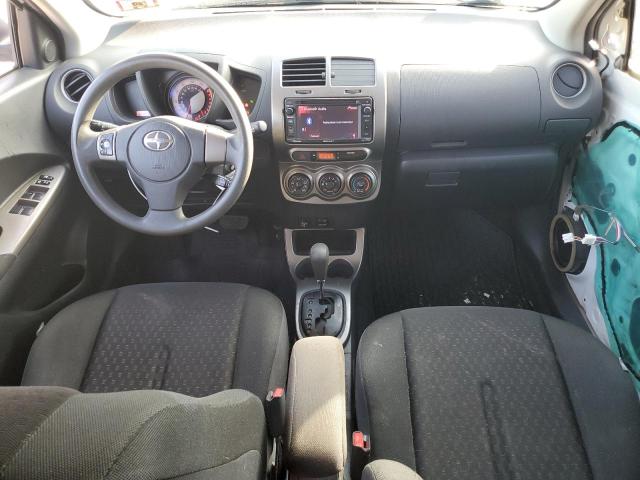 JTKKUPB44D1038958 - 2013 TOYOTA SCION XD WHITE photo 8