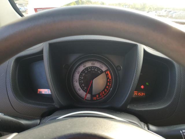 JTKKUPB44D1038958 - 2013 TOYOTA SCION XD WHITE photo 9