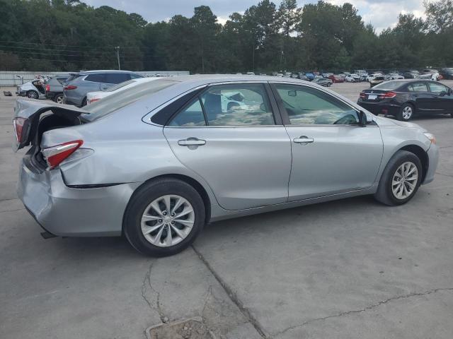 4T1BF1FKXHU803999 - 2017 TOYOTA CAMRY LE SILVER photo 3