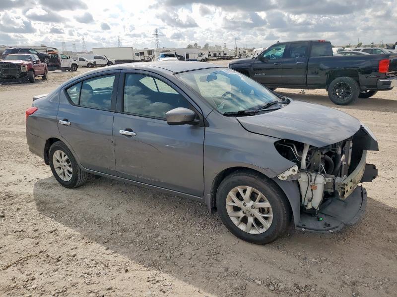 3N1CN7AP3JL842731 - 2018 NISSAN VERSA S SILVER photo 4