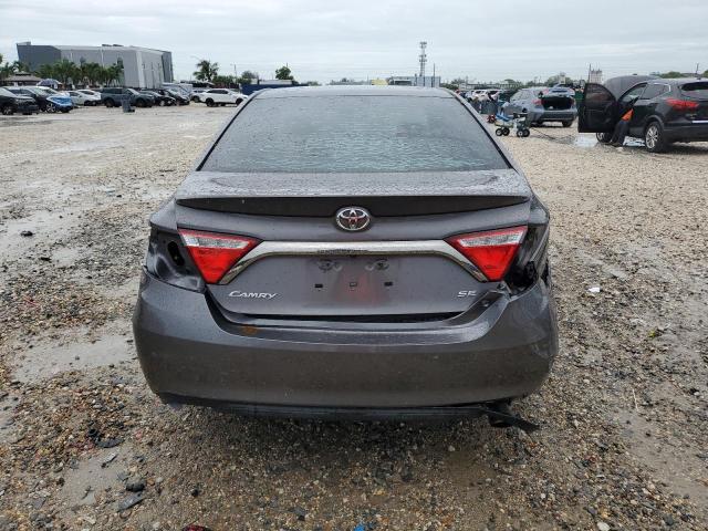 4T1BF1FK4HU711917 - 2017 TOYOTA CAMRY LE GRAY photo 6