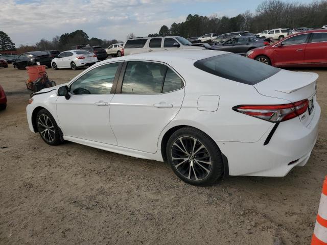 4T1B11HK5JU560393 - 2018 TOYOTA CAMRY L WHITE photo 2