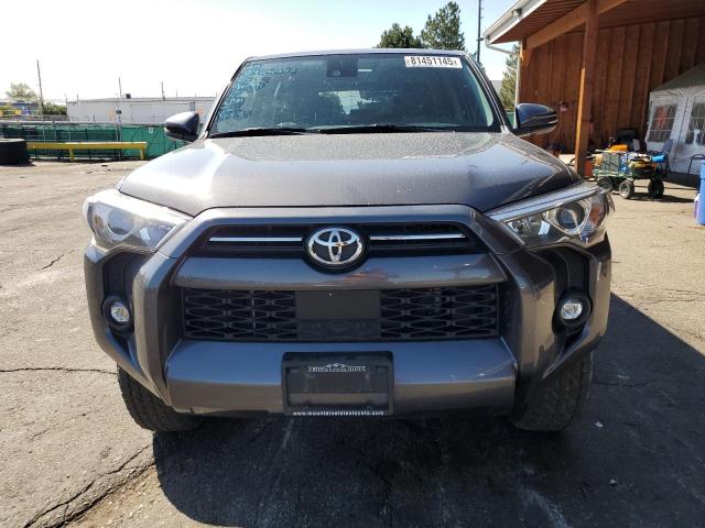 JTENU5JR8N6060774 - 2022 TOYOTA 4RUNNER SR5/SR5 PREMIUM Gris photo 5