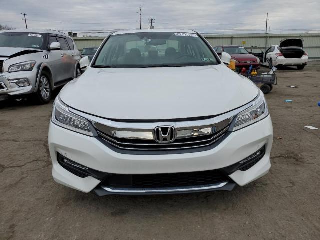 1HGCR3F94GA018890 - 2016 HONDA ACCORD TOURING WHITE photo 5