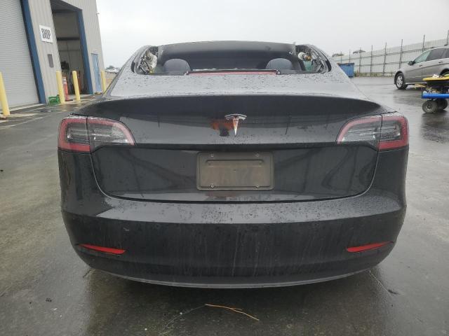 5YJ3E1EAXNF290861 - 2022 TESLA MODEL 3 Schwarz Foto 6