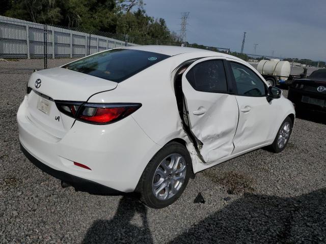 3MYDLBYV4JY333847 - 2018 TOYOTA YARIS IA WHITE photo 3