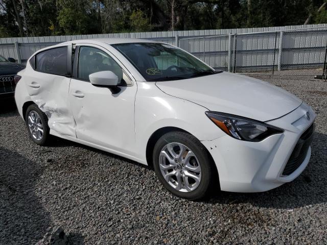 3MYDLBYV4JY333847 - 2018 TOYOTA YARIS IA WHITE photo 4