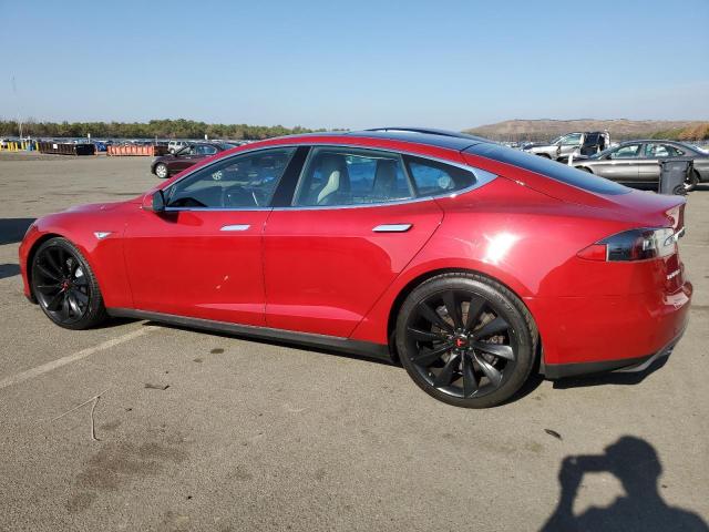 5YJSA1E29FF118418 - 2015 TESLA MODEL S RED photo 2