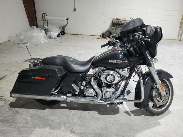 2010 HARLEY-DAVIDSON FLHX, 