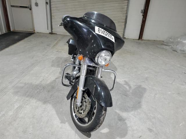 1HD1KB419AB607693 - 2010 HARLEY-DAVIDSON FLHX BLACK photo 2