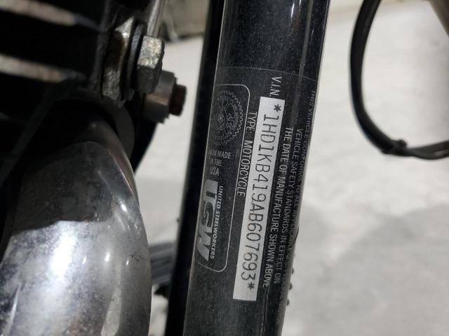 1HD1KB419AB607693 - 2010 HARLEY-DAVIDSON FLHX BLACK photo 9