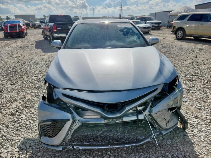 4T1K61AK8PU839017 - 2023 TOYOTA CAMRY XSE SILVER photo 5