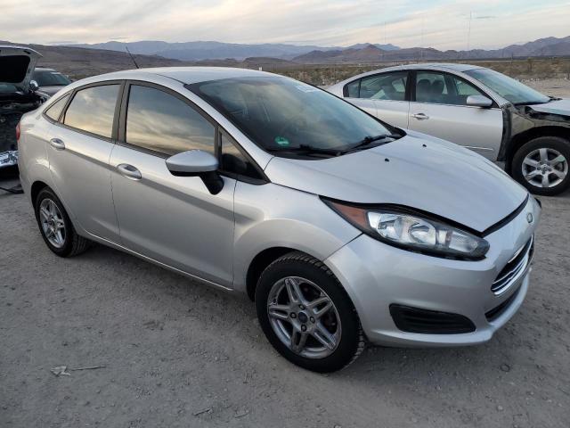 3FADP4BJ0HM139487 - 2017 FORD FIESTA SE SILVER photo 4