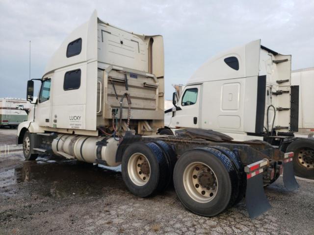 4V4NC9EH0GN937934 - 2016 VOLVO VN VNL WHITE photo 3