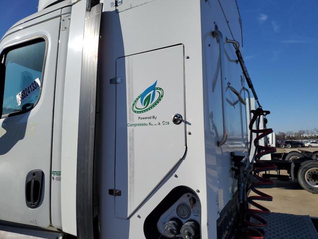 1FUJGBD99ELFY2640 - 2014 FREIGHTLINER CASCADIA 1 WHITE photo 9