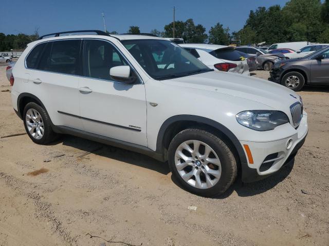 5UXZV4C59D0E01139 - 2013 BMW X5 XDRIVE35I أبيض صورة 4