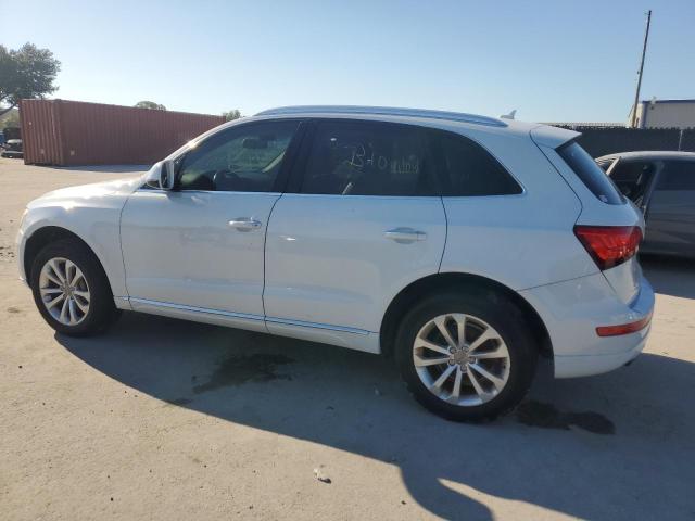 WA1C2AFP6GA094353 - 2016 AUDI Q5 PREMIUM WHITE photo 2