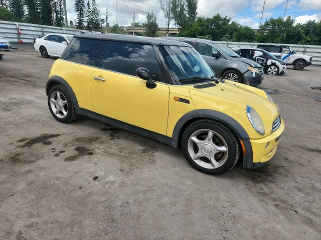WMWRC33505TJ71258 - 2005 MINI COOPER 黄色 照片 4