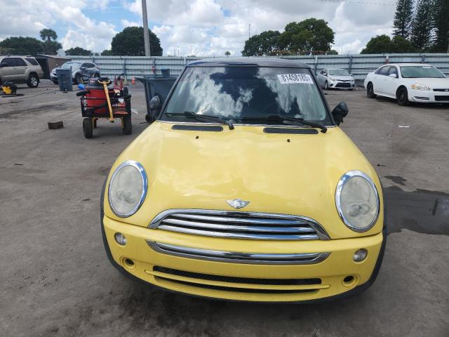 WMWRC33505TJ71258 - 2005 MINI COOPER 黄色 照片 5