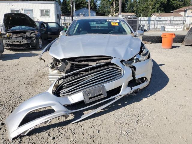 3FA6P0H79GR240641 - 2016 FORD FUSION SE SILVER photo 5