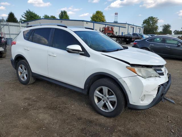 JTMRFREVXD5000689 - 2013 TOYOTA RAV4 XLE WHITE photo 4