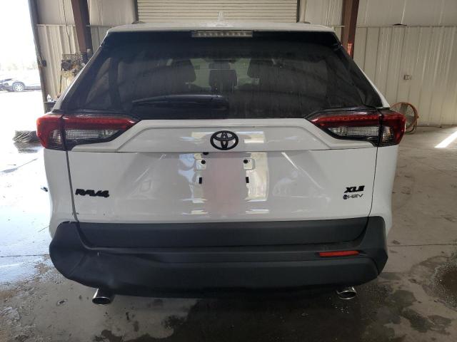 4T3RWRFV5SU197713 - 2025 TOYOTA RAV4 XLE WHITE photo 6