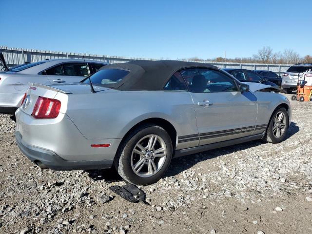 1ZVBP8EN5A5171626 - 2010 FORD MUSTANG SILVER photo 3