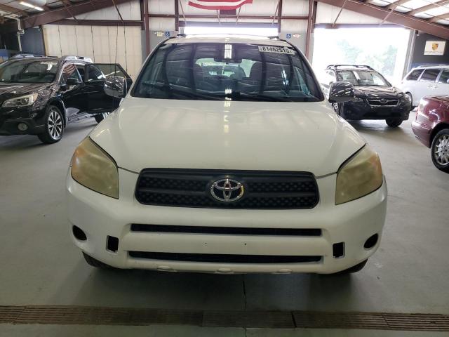 JTMBD33V666013444 - 2006 TOYOTA RAV4 Biały zdjęcie 5