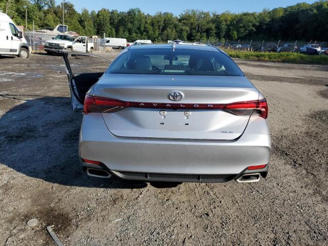 4T1BZ1FB3KU033949 - 2019 TOYOTA AVALON XLE Silber Foto 6