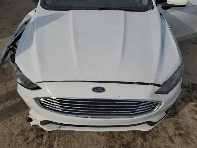 3FA6P0HD5LR108539 - 2020 FORD FUSION SE WHITE photo 11