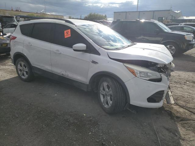 1FMCU9G90GUC83248 - 2016 FORD ESCAPE SE WHITE photo 4