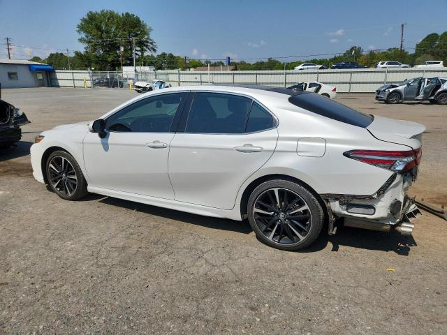 4T1B61HK3KU772986 - 2019 TOYOTA CAMRY XSE Weiß Foto 2