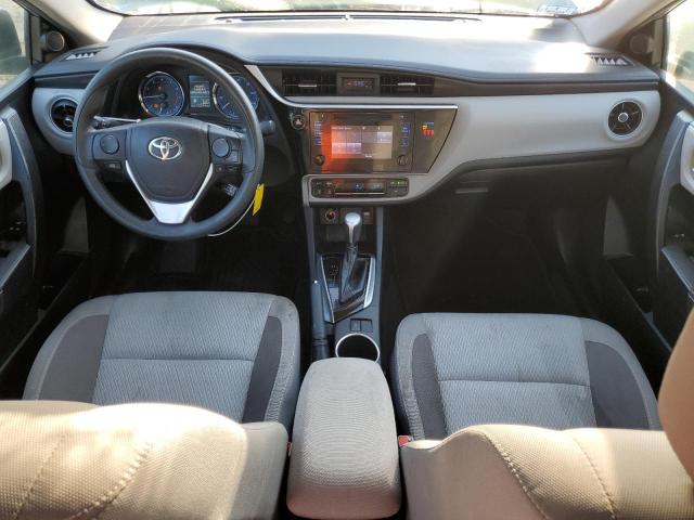 2T1BURHEXJC070047 - 2018 TOYOTA COROLLA L Silber Foto 8