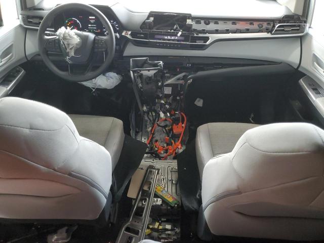 5TDKSKFC9SS202125 - 2025 TOYOTA SIENNA LE ვერცხლისფერი ფოტო 8