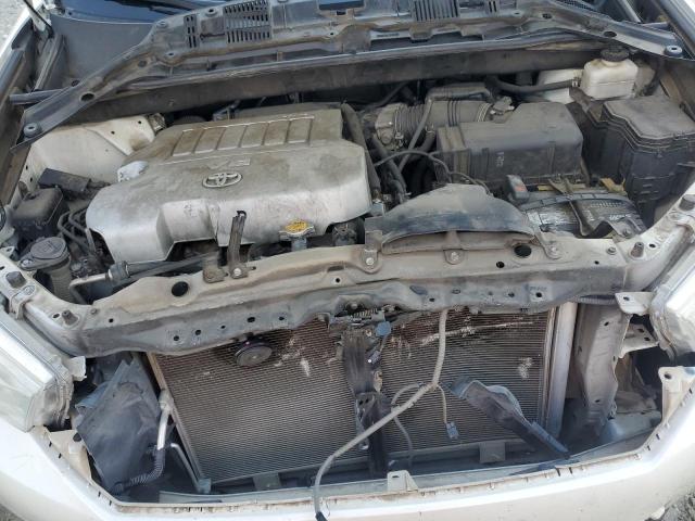 5TDZK3EH4DS119710 - 2013 TOYOTA HIGHLANDER BASE Weiß Foto 12