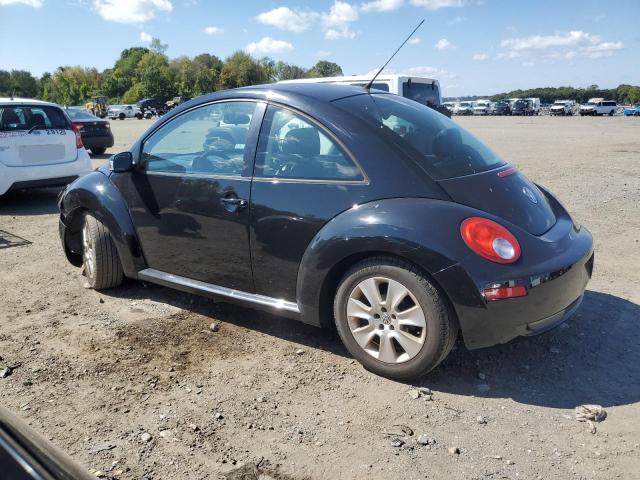 3VWPG3AGXAM008173 - 2010 VOLKSWAGEN NEW BEETLE BLACK photo 2