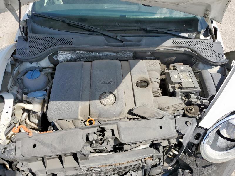 3VWJX7AT0CM633050 - 2012 VOLKSWAGEN BEETLE WHITE photo 11