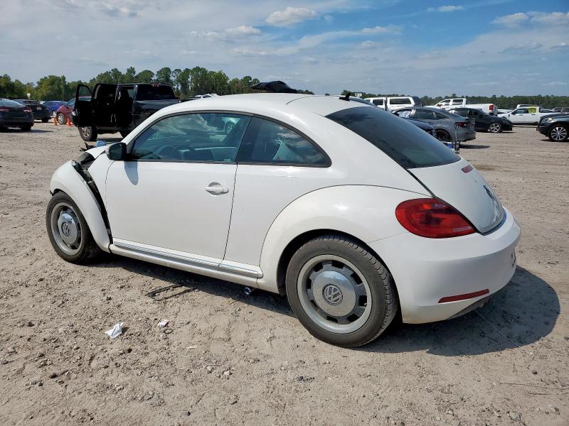 3VWJX7AT0CM633050 - 2012 VOLKSWAGEN BEETLE WHITE photo 2