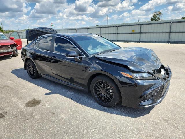 4T1T11AK1RU892454 - 2024 TOYOTA CAMRY SE NIGHT SHADE BLACK photo 4