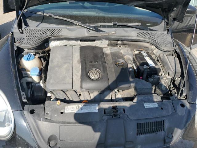 3VWFP7ATXDM644600 - 2013 VOLKSWAGEN BEETLE შავი ფოტო 11