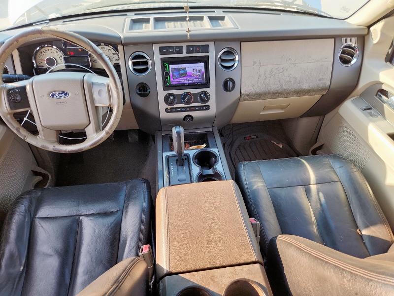 1FMJU1F58AEA43583 - 2010 FORD EXPEDITION XLT Silber Foto 8