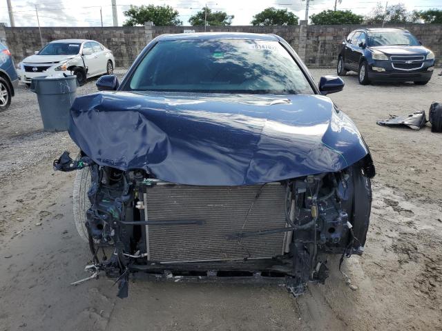 4T1G11AK9MU564032 - 2021 TOYOTA CAMRY SE BLUE photo 5