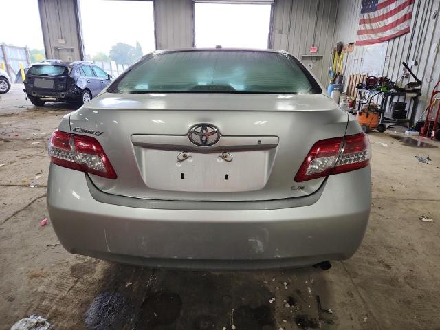 4T4BF3EK6BR115590 - 2011 TOYOTA CAMRY BASE Silber Foto 6