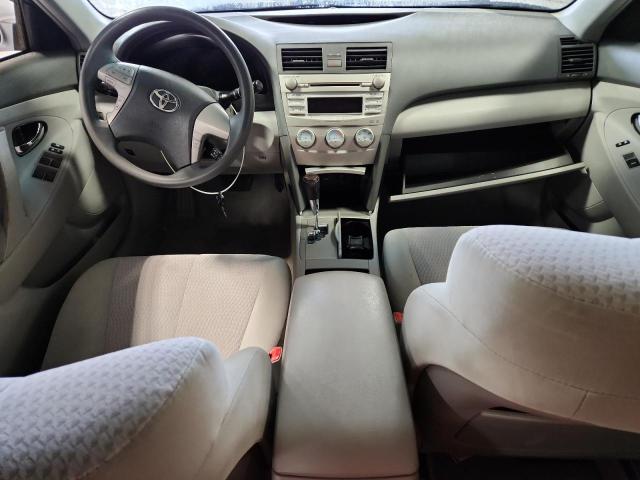 4T4BF3EK6BR115590 - 2011 TOYOTA CAMRY BASE Silber Foto 8