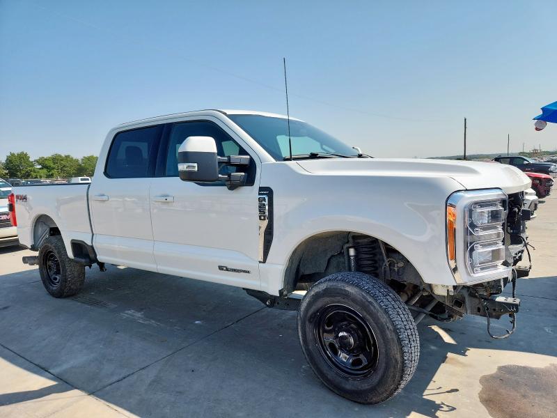 1FT8W2BT4PEC99624 - 2023 FORD F250 SUPER DUTY WHITE photo 4